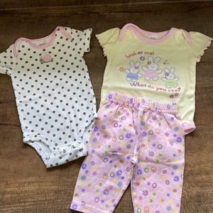 BABY GIRLS ONESIE 3 PIECE SET